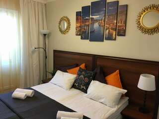 Мини-отель Вернисаж Санкт-Петербург Двухместный номер с 1 кроватью или 2 отдельными кроватями и балконом-1