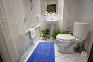 Мини-отель Вернисаж Санкт-Петербург Люкс с кроватью размера «king-size»-2