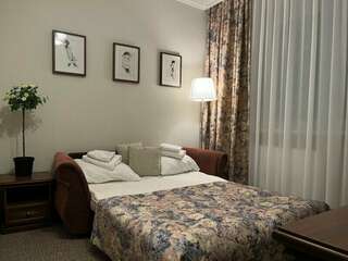 Мини-отель Вернисаж Санкт-Петербург Семейный номер с душем-3