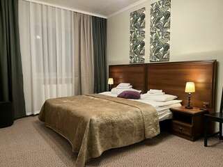 Мини-отель Вернисаж Санкт-Петербург Семейный номер с душем-4